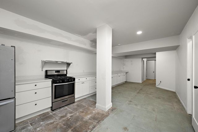 425 Oak Grove Street, Minneapolis, MN 55403