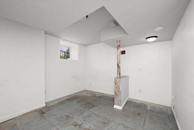 425 Oak Grove Street, Minneapolis, MN 55403