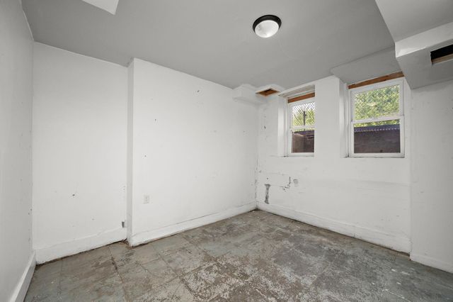 425 Oak Grove Street, Minneapolis, MN 55403