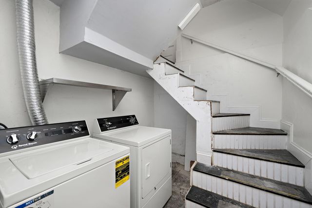 425 Oak Grove Street, Minneapolis, MN 55403