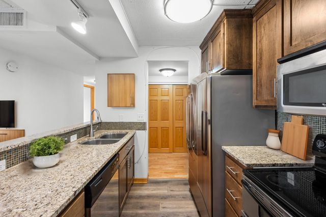 1920 S 1st Street 2102, Minneapolis, MN 55454