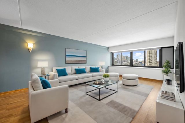 1920 S 1st Street 2102, Minneapolis, MN 55454