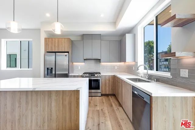 11554 Lemp Court, Studio City, CA 91602