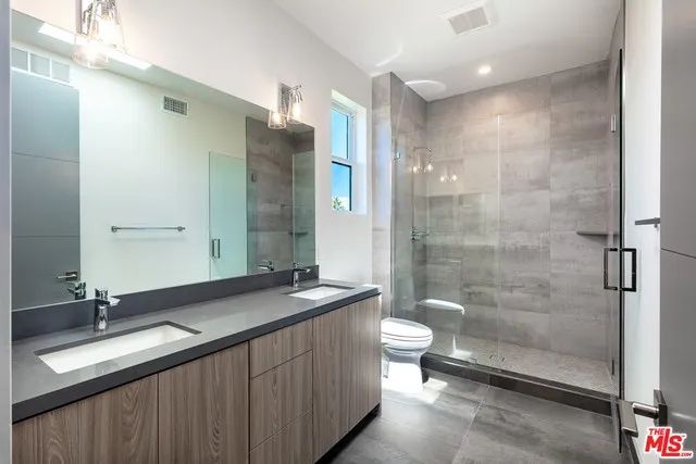 11554 Lemp Court, Studio City, CA 91602