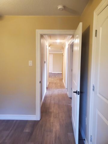 215 Anna Street, Tomball, TX 77375