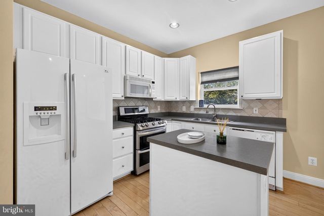 16936 JED FOREST LN, Woodbridge, VA 22191