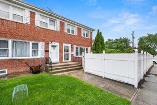 9342 Noel Avenue A, Des Plaines, IL 60016