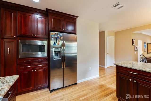 9 Van Arsdale Court, East Brunswick, NJ 08816