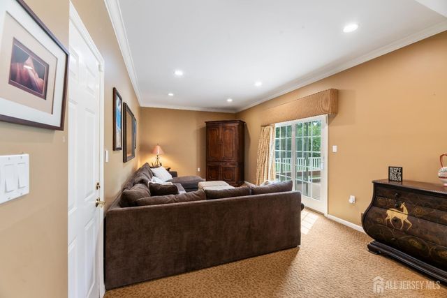 9 Van Arsdale Court, East Brunswick, NJ 08816