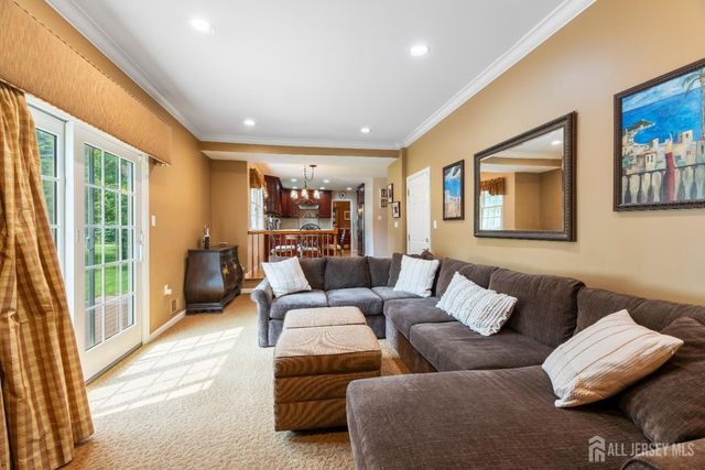 9 Van Arsdale Court, East Brunswick, NJ 08816