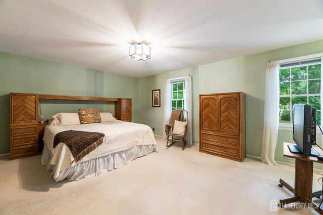 9 Van Arsdale Court, East Brunswick, NJ 08816