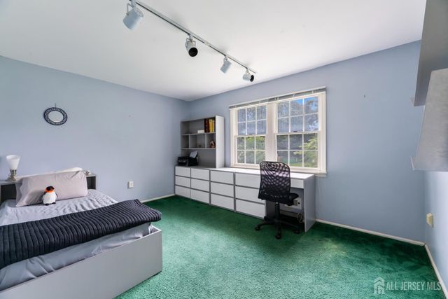 9 Van Arsdale Court, East Brunswick, NJ 08816