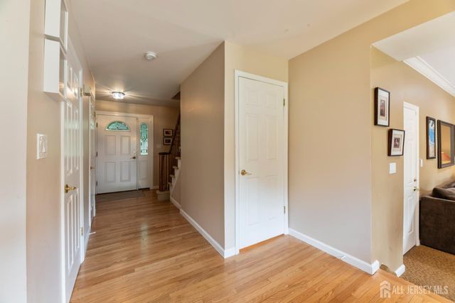 9 Van Arsdale Court, East Brunswick, NJ 08816