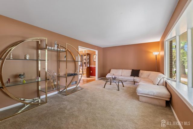 9 Van Arsdale Court, East Brunswick, NJ 08816