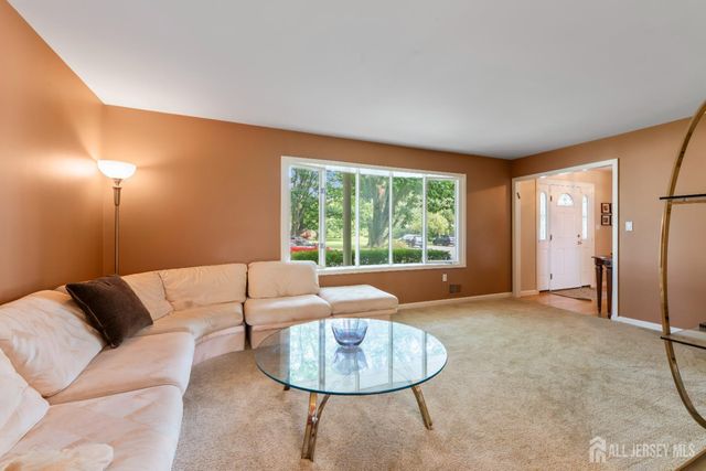 9 Van Arsdale Court, East Brunswick, NJ 08816