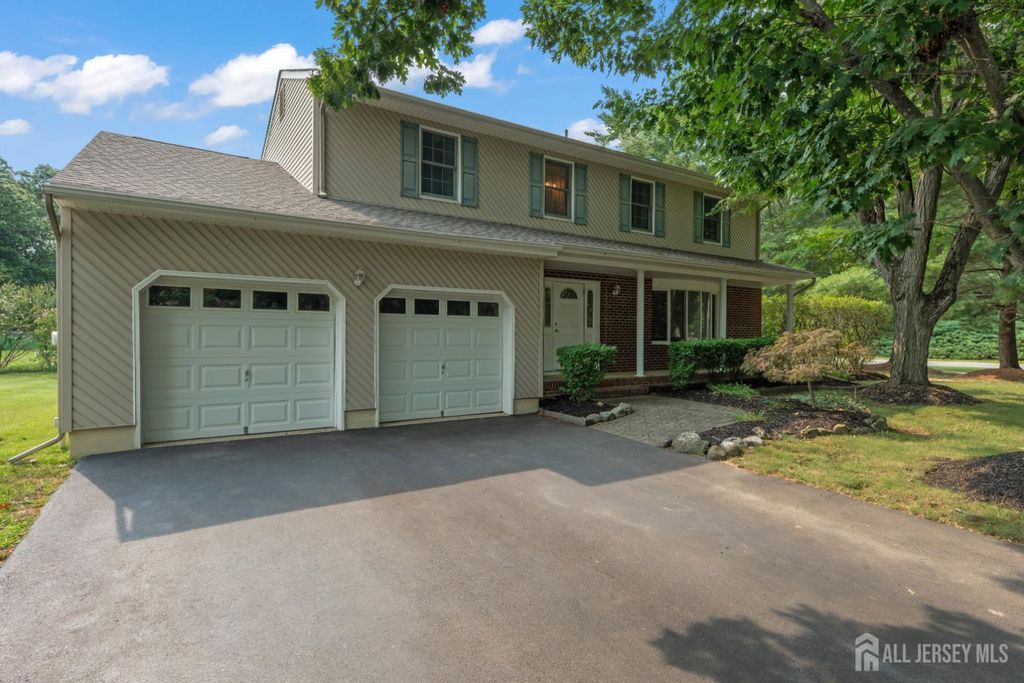 9 Van Arsdale Court, East Brunswick, NJ 08816