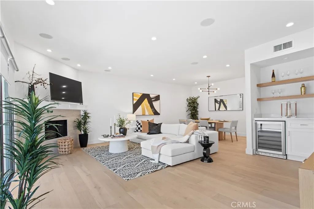 1409 Havenhurst Drive 3, West Hollywood, CA 90046