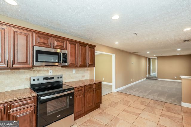 325 Longview Road, Fayetteville, GA 30214