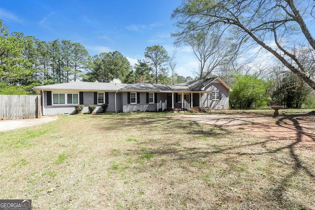 325 Longview Road, Fayetteville, GA 30214