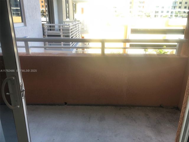 2775 NE 187th Street 527, Aventura, FL 33180