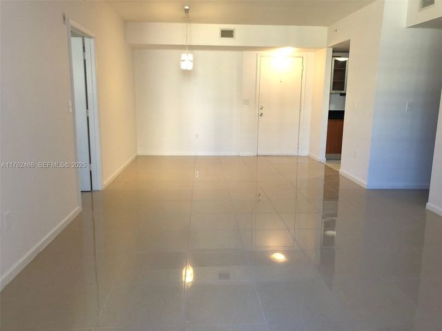 2775 NE 187th Street 527, Aventura, FL 33180