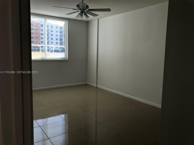 2775 NE 187th Street 527, Aventura, FL 33180