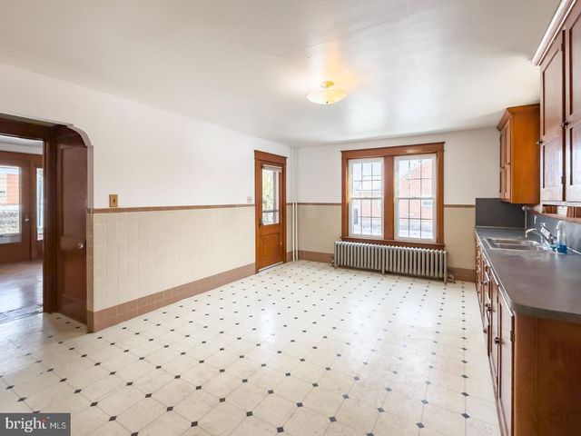 169 W MAIN ST, Reinholds, PA 17569