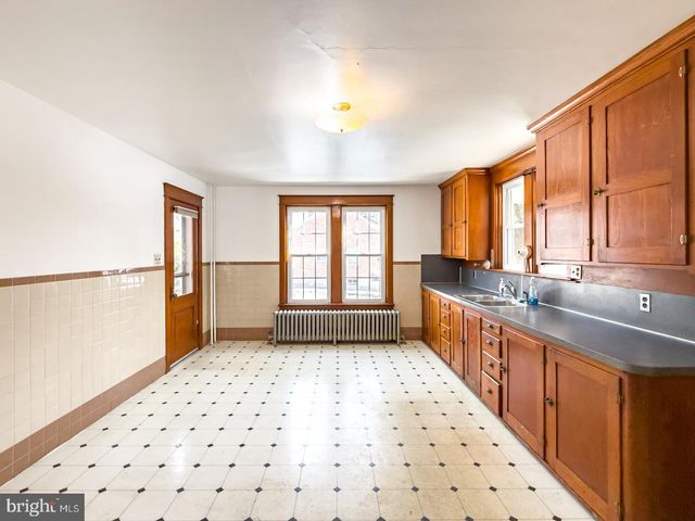 169 W MAIN ST, Reinholds, PA 17569