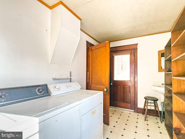 169 W MAIN ST, Reinholds, PA 17569