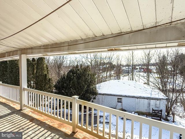 169 W MAIN ST, Reinholds, PA 17569