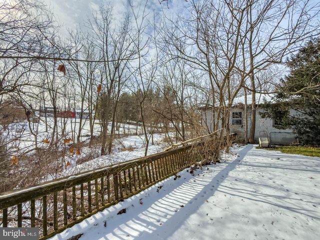 169 W MAIN ST, Reinholds, PA 17569