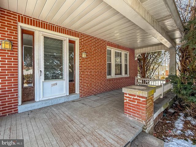 169 W MAIN ST, Reinholds, PA 17569