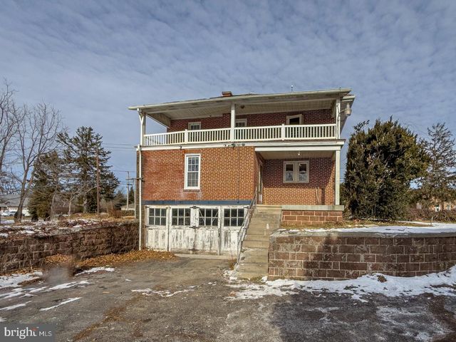 169 W MAIN ST, Reinholds, PA 17569