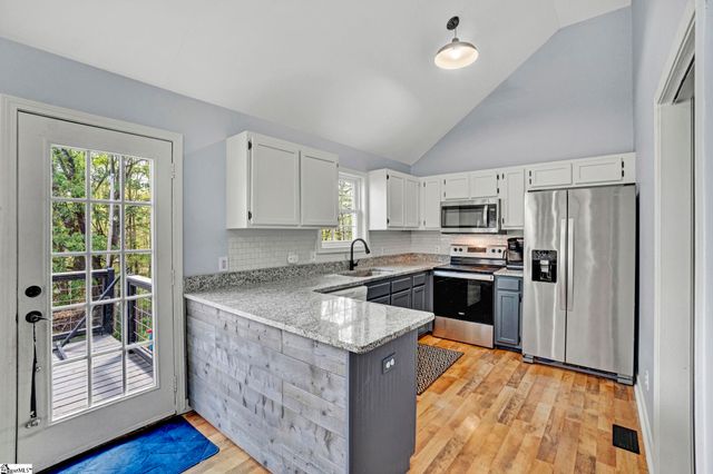 114 Wonderberry Court, Boiling Springs, SC 29316