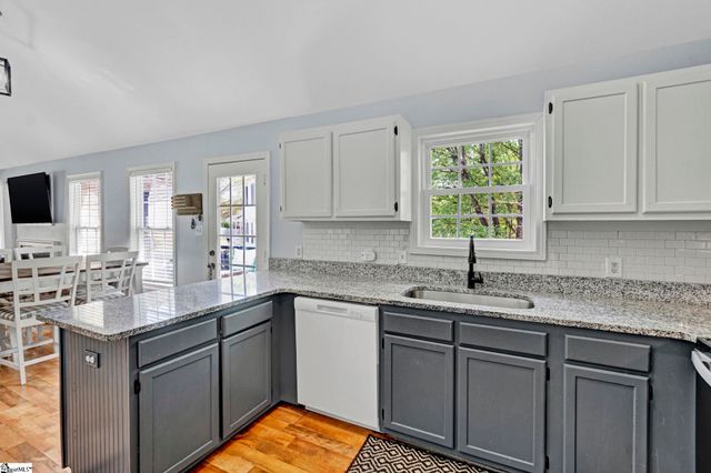 114 Wonderberry Court, Boiling Springs, SC 29316