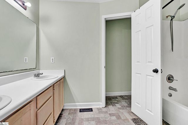 114 Wonderberry Court, Boiling Springs, SC 29316