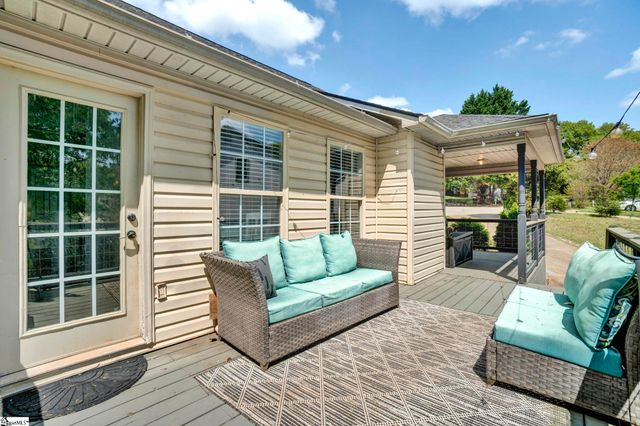 114 Wonderberry Court, Boiling Springs, SC 29316