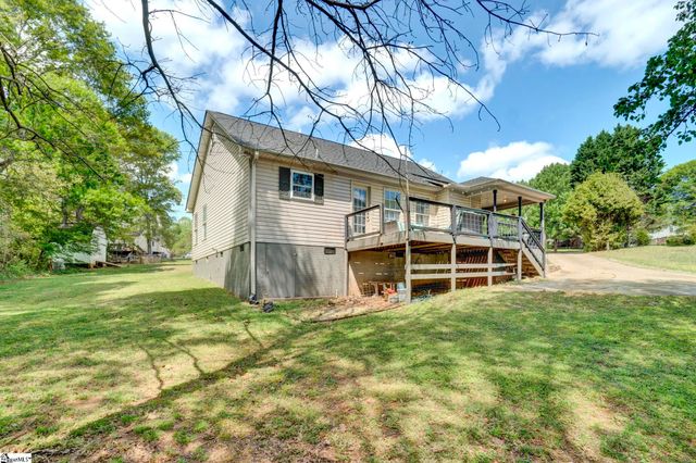 114 Wonderberry Court, Boiling Springs, SC 29316