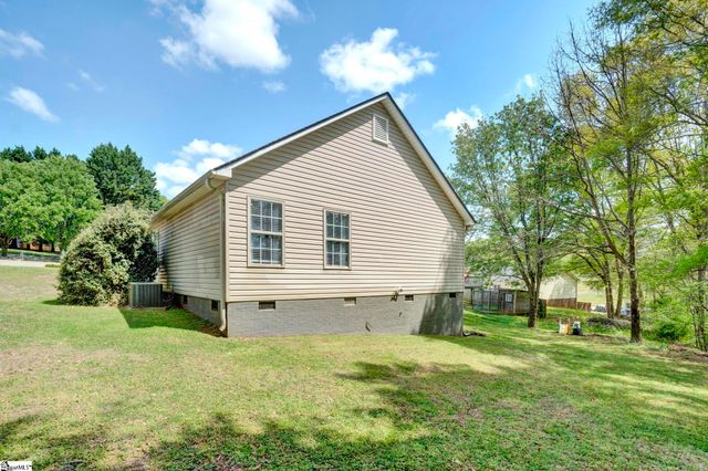 114 Wonderberry Court, Boiling Springs, SC 29316