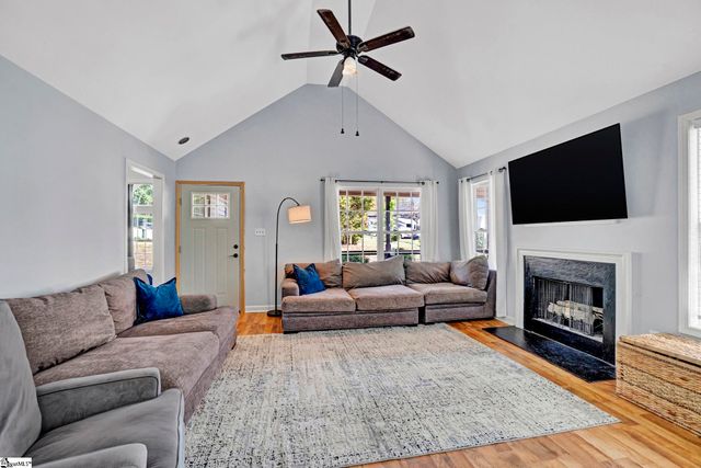 114 Wonderberry Court, Boiling Springs, SC 29316