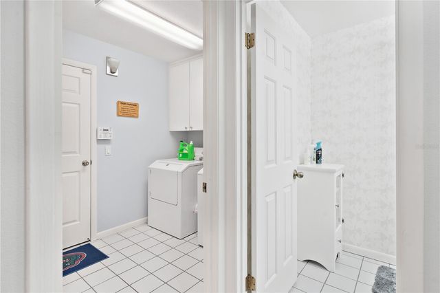 402 CLUSTERWOOD DRIVE, Yalaha, FL 34797