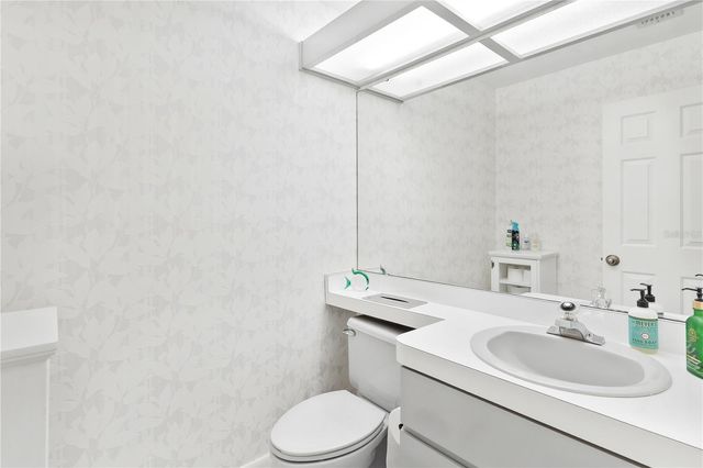 402 CLUSTERWOOD DRIVE, Yalaha, FL 34797