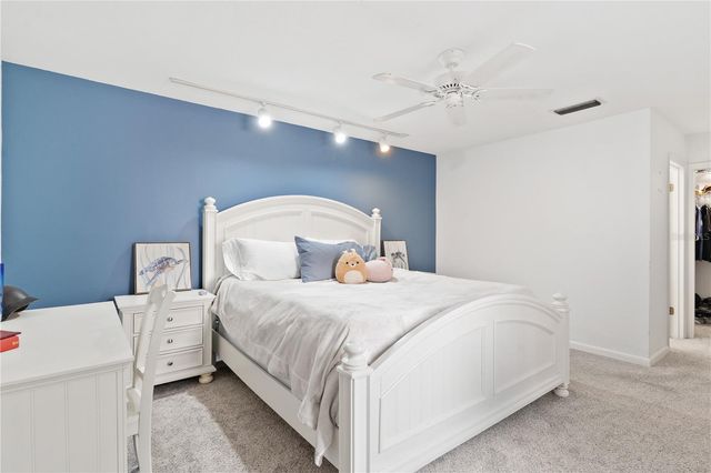 402 CLUSTERWOOD DRIVE, Yalaha, FL 34797