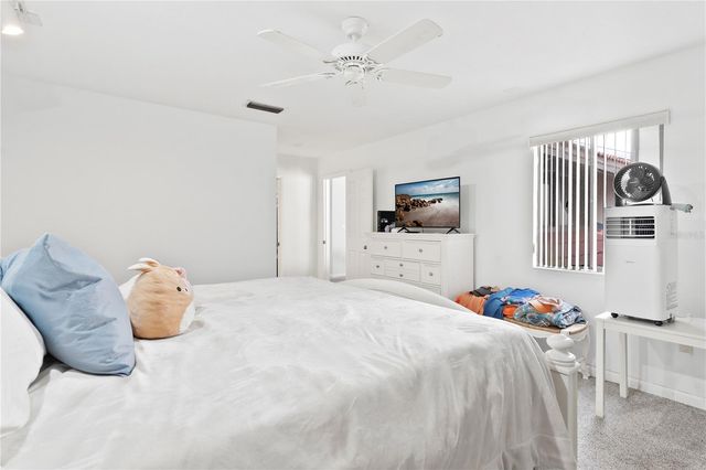 402 CLUSTERWOOD DRIVE, Yalaha, FL 34797