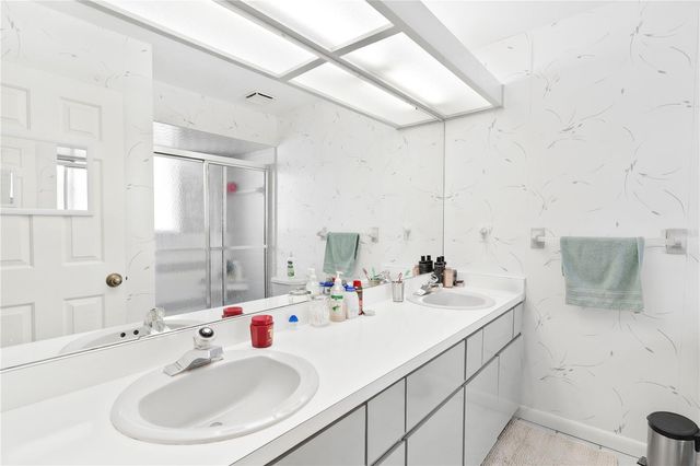 402 CLUSTERWOOD DRIVE, Yalaha, FL 34797