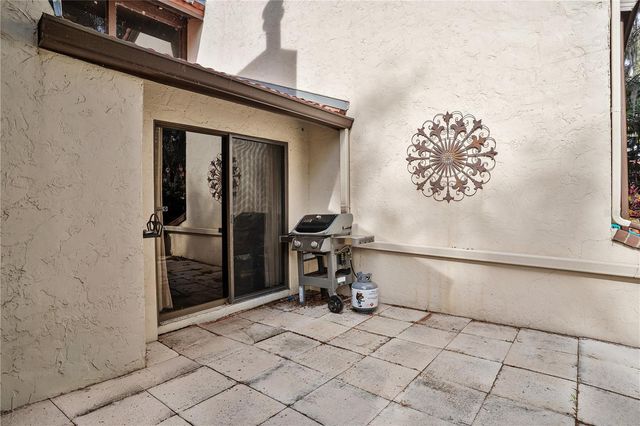 402 CLUSTERWOOD DRIVE, Yalaha, FL 34797