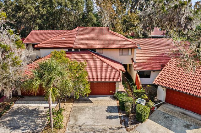 402 CLUSTERWOOD DRIVE, Yalaha, FL 34797