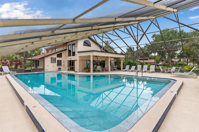 402 CLUSTERWOOD DRIVE, Yalaha, FL 34797