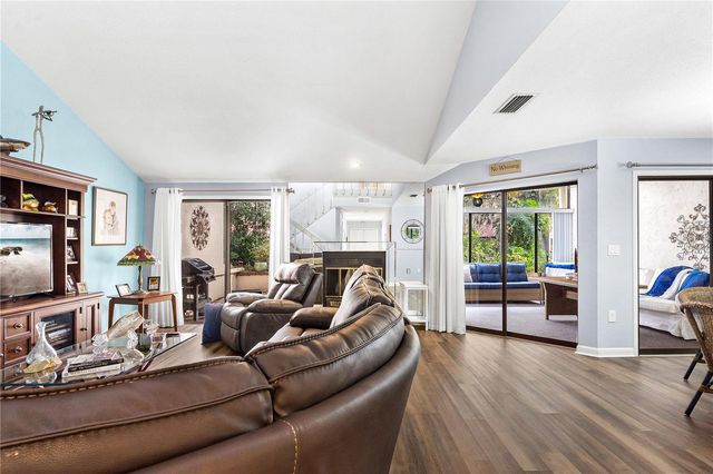 402 CLUSTERWOOD DRIVE, Yalaha, FL 34797