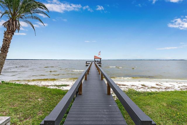 402 CLUSTERWOOD DRIVE, Yalaha, FL 34797